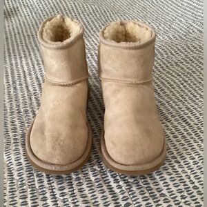 UGG Cory II Geniune Shearling Lined Suede Ankle Boot Women’s size 6W